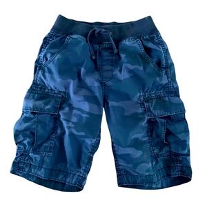Gap kids (boys) blue cargo camo shorts size XXL (14-16)